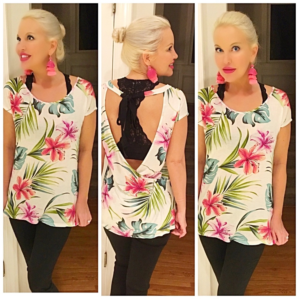🎉LAST 2!! 🎉Stunning back bow detail floral top! - Picture 2 of 3
